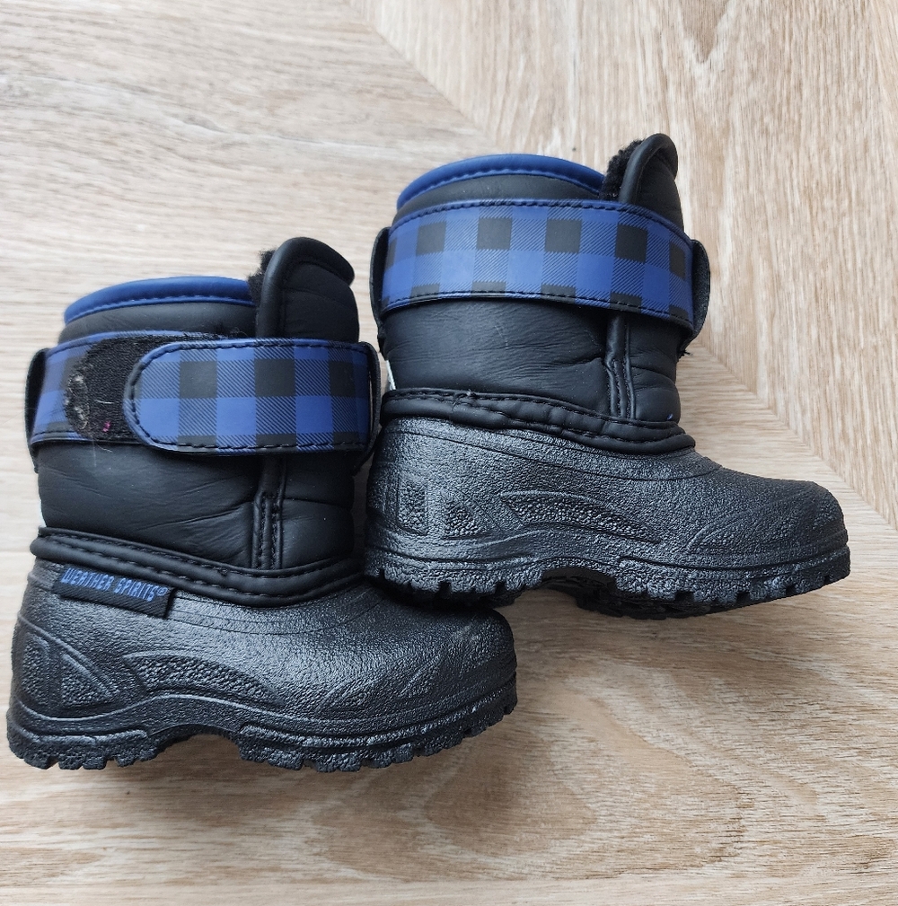 Kids Black and Blue Winter Boots - Size 3